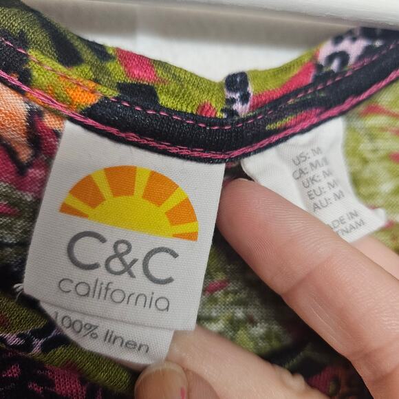 C&C California Linen Multicolor Safari Print Top - Picture 3 of 6